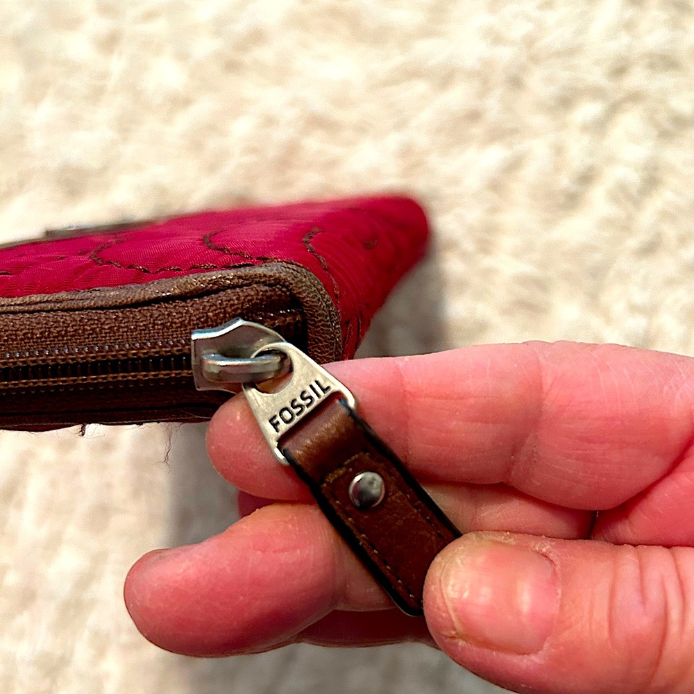 Like New!! Fossil Wallet; Fossil Keeper Long Wall… - image 6